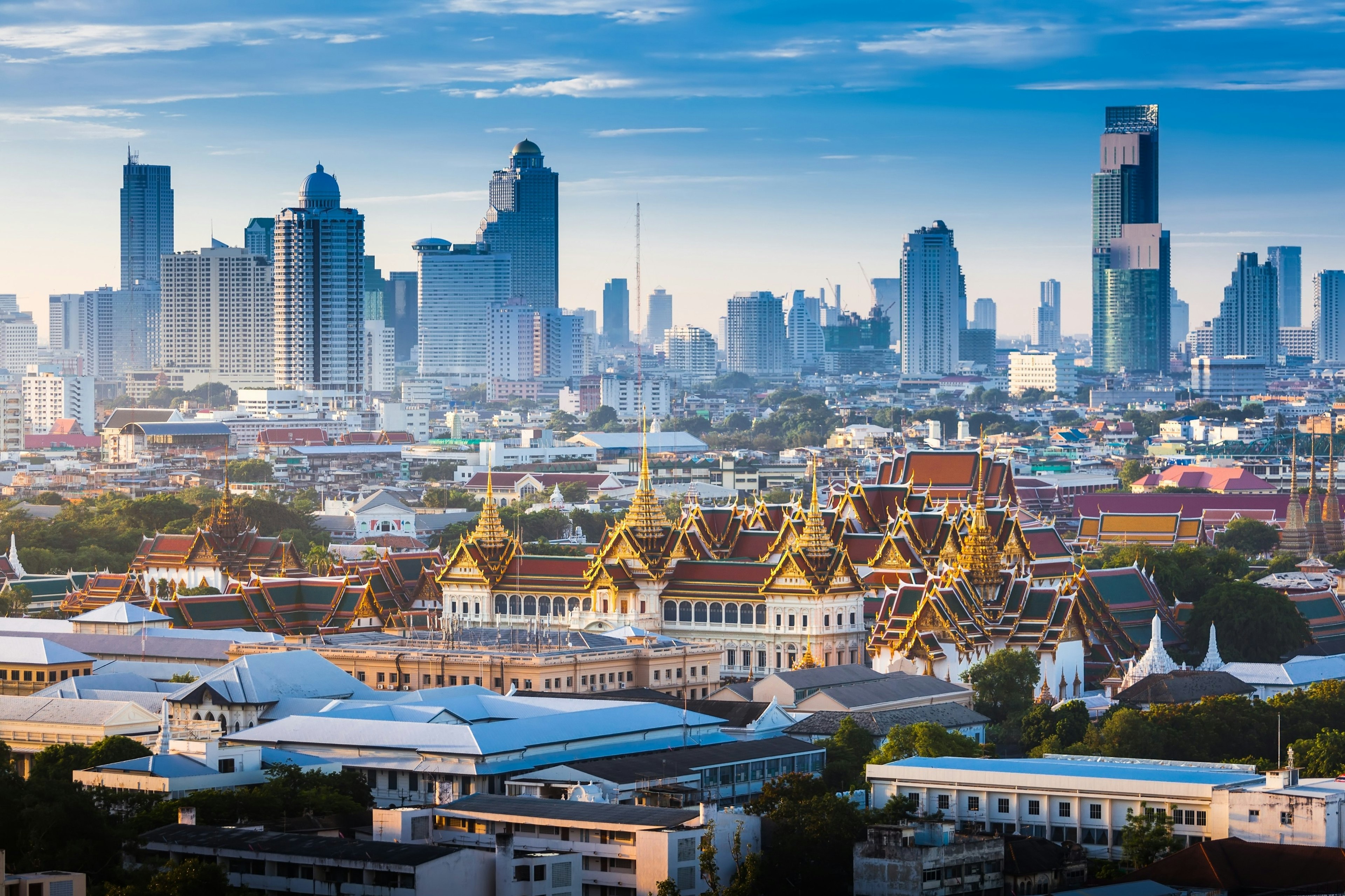 shutterstock_2472853875 Bangkok Thailand Grand Palace